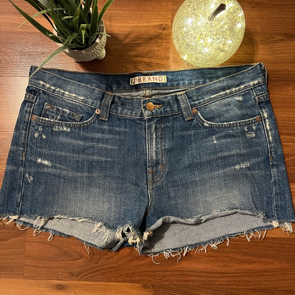Excellent Condition J Brand Cut Off Jean Shorts Size 31.